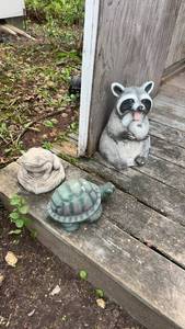 lot 335 image: Set of 4 Garden Statue Decorations Raccoon, Tortoise, and Frog Designs