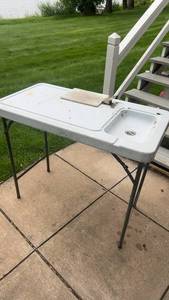 lot 348 image: Folding Portable Fish Cleaning Table with Sink