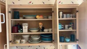 lot 366 image: Collection of Assorted Kitchenware and Dinnerware