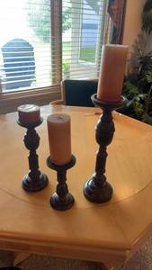 lot 396 image: Set of 3 Rustic Candle Holders with Candles