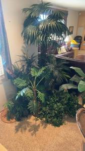 lot 397 image: Set of 5 Artificial Plants with Decorative Pots