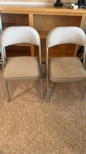 lot 415 image: Pair of Beige Padded Folding Chairs