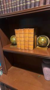 lot 472 image: Set of 4 Munseys Magazine Volumes with Decorative Globe Bookends