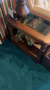 lot 491 image: Wooden Glass-Top End Table with Lamp and Decorative Items