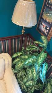 lot 492 image: Brass Floor Lamp with Shade