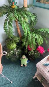 lot 507 image: Set of 9 Artificial Plants with Decorative Accents