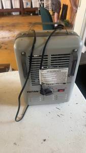lot 530 image: Used Patton Electric Heater with Adjustable Thermostat