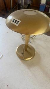 lot 535 image: Vintage Gold Metal Table Lamp