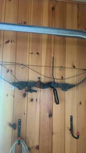 lot 558 image: PSE Archery Compound Bow Legend XC Fast Flight