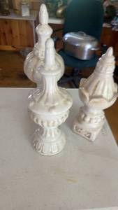 lot 581 image: Set of 3 Ceramic White Finials with Distressed Patina