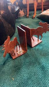 lot 590 image: Pair of Rustic Moose Design Metal Bookends