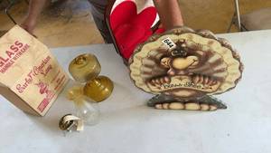 lot 643 image: Vintage Early American Lamp with Heart-Shaped Wooden Box