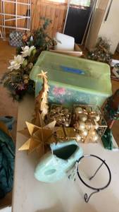 lot 646 image: Collection of Holiday Decor and Decorative Pieces