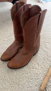 lot 663 image: Pair of Mens Leather Cowboy Boots Size 10
