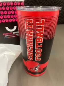 lot 46 image: Cincinnati Bengals Football Tumbler with Lid