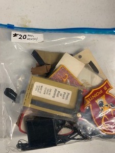lot 20 image: Bow hunting items