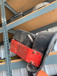 lot 82 image: IH tractor seat