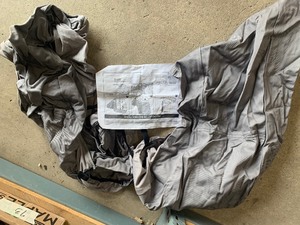 lot 84 image: Polisher, seat cover, misc