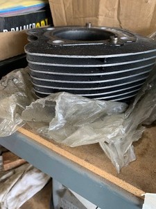lot 89 image: Harley engine parts