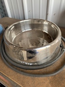 lot 91 image: Heated pet dish, vents and more