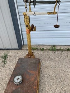 lot 69 image: Platform scale