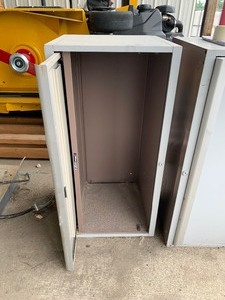 lot 100 image: 2 metal cabinets