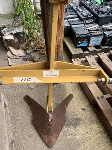 lot 111 image: 3 pt single plow