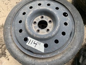 lot 114 image: Temporary tires (2)