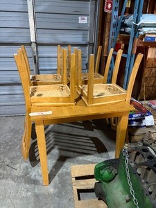 lot 46 image: Tablechairs
