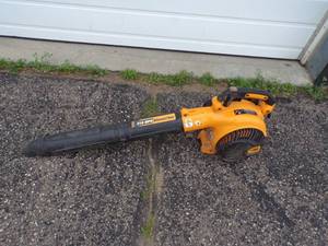 lot 11 image: Poulan PRO Leaf Blower Gas