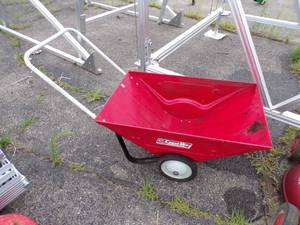 lot 19 image: Coast Way Garden Cart