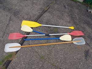 lot 24 image: Kayak Paddles