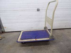 lot 28 image: Small 4 Wheel Cart