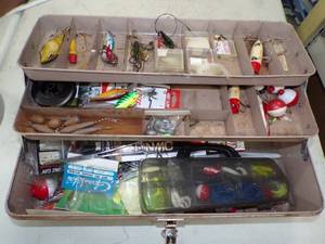 lot 32 image: Vintage Tackle box with Tackle