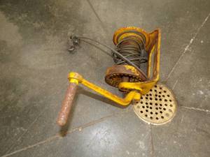 lot 35 image: Hand Winch