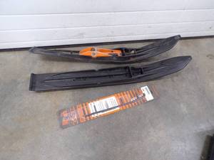 lot 40 image: Snowmobile Skies and Parts