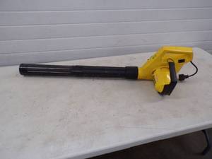 lot 47 image: Leaf Blower