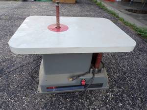 lot 54 image: Ryobi Osculating Spindle Sander