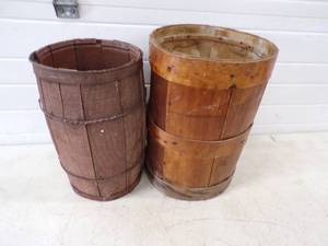 lot 109 image: Pair of Vintage Barrels
