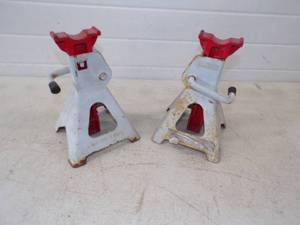 lot 111 image: Pair of Jack Stand