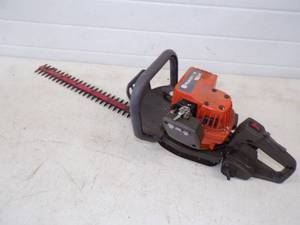 lot 117 image: Husqvarna 18H Hedge Trimmer