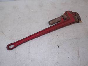 lot 119 image: 24 Pipe Wrench