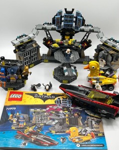 lot 192 image: LEGO Batman 70909 Batcave Break-In Building Set with Figures