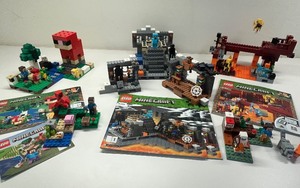 lot 208 image: Collection of LEGO Minecraft Sets with Characters and Manuals