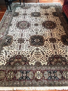 lot 13 image: Large Ornate Persian-Style Area Rug with Intricate Patterns