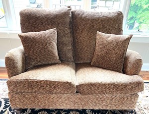 lot 18 image: Stickley Upholstered Loveseat with Accent Pillows