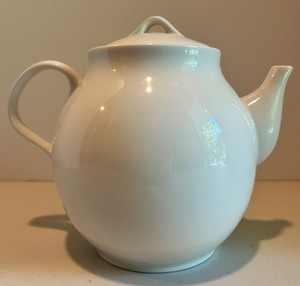 lot 73 image: Pottery Barn White Teapot, PB White Collection