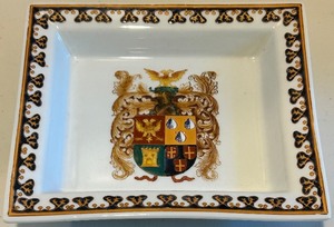lot 111 image: Porcelain Dish with Heraldic Coat of Arms Design