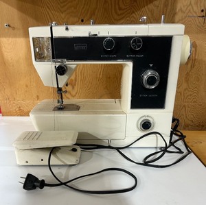 lot 160 image: Montgomery Ward Sewing Machine UHT J1429