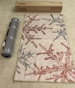 lot 165 image: Ruggable 2-Piece Machine Washable Rug with Snowflake Design - NIB